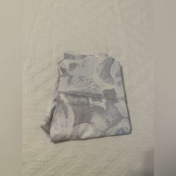 Lululemon Wunder Train High Rise 25” - Picture 6 of 14